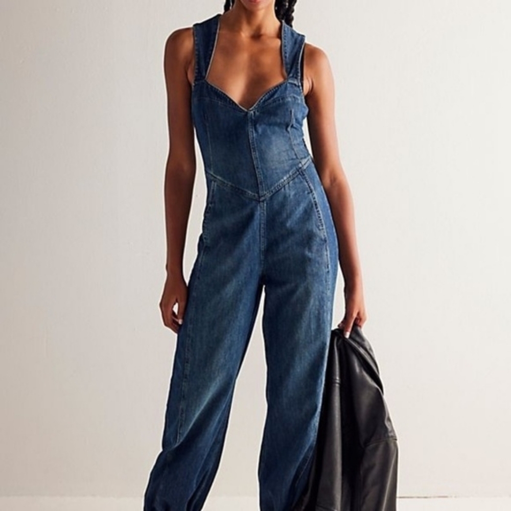 Free People We The Free Denim Wide Leg Jumpsuit Size M Boho Sleeveless Zip Back - Picture 14 of 15